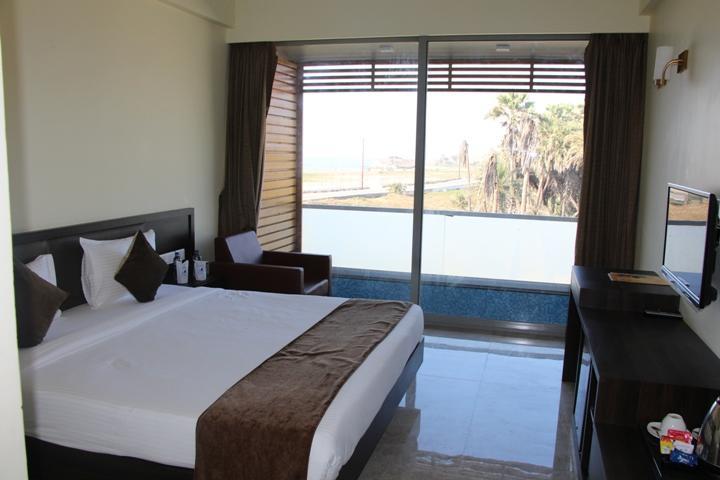Krishna Beach Resorts - Diu Exteriör bild