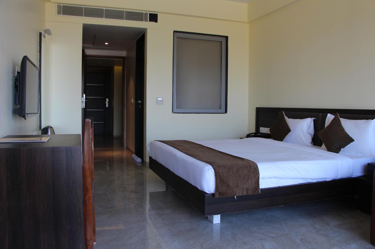 Krishna Beach Resorts - Diu Exteriör bild
